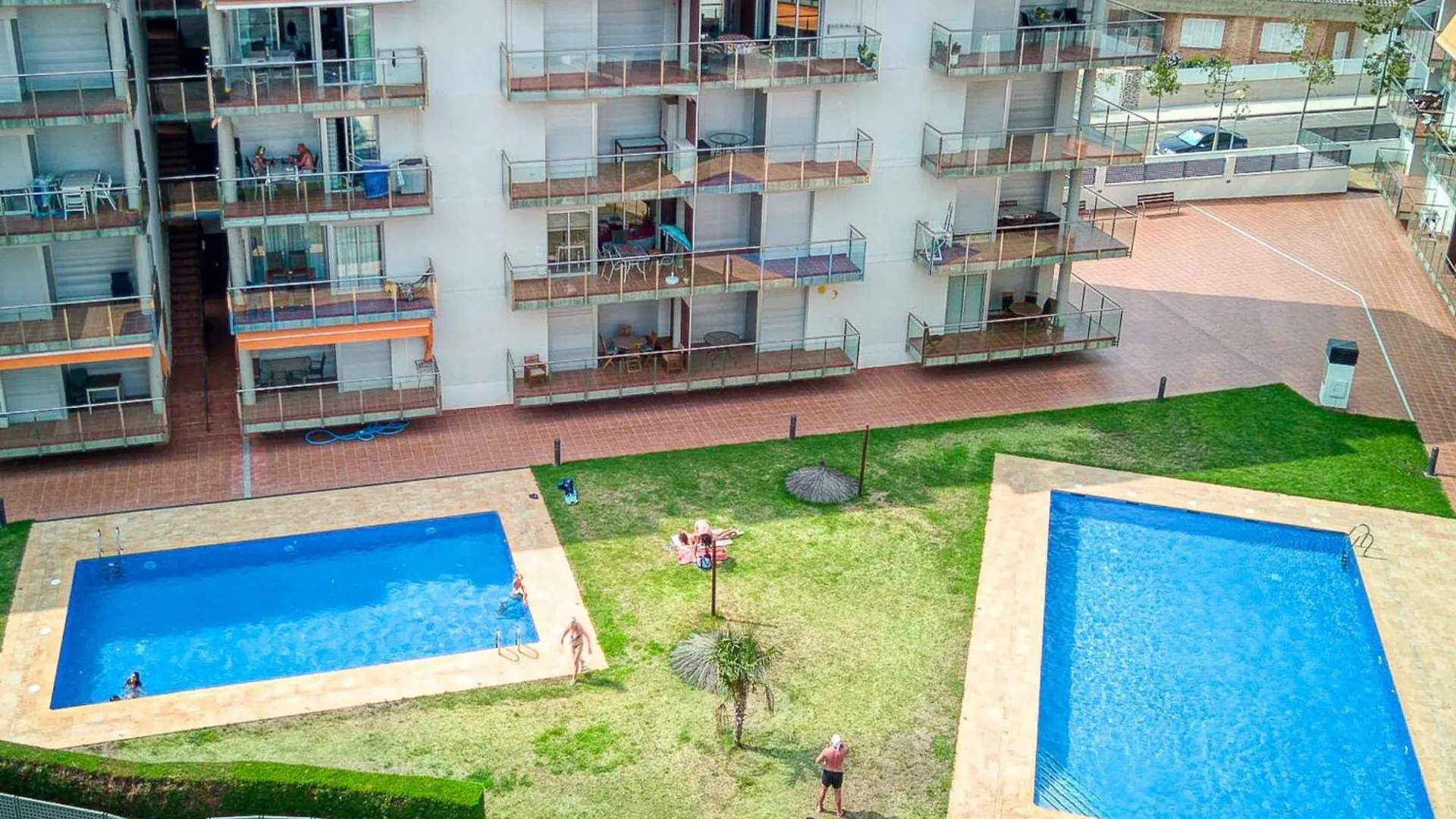 Beautiful Apartment With View Roses